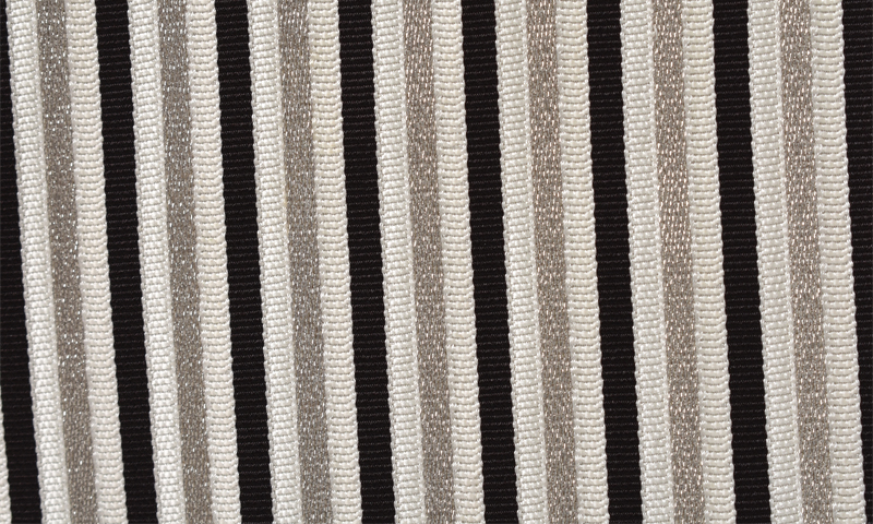 紋付袴[桜紋付・袴縞]