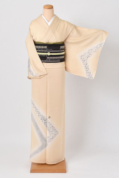 単衣訪問着[クリーム地・墨色山型カット]