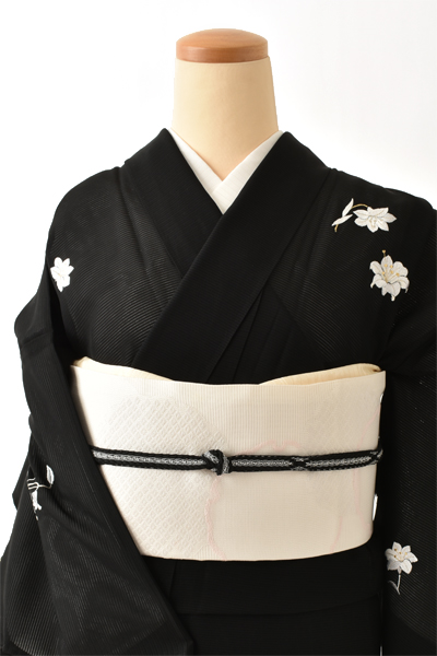 夏物＿絽訪問着〈黒・蘭刺繍〉