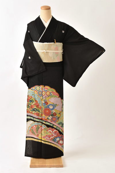 夏物_絽黒留袖〈菊・雪輪取り〉