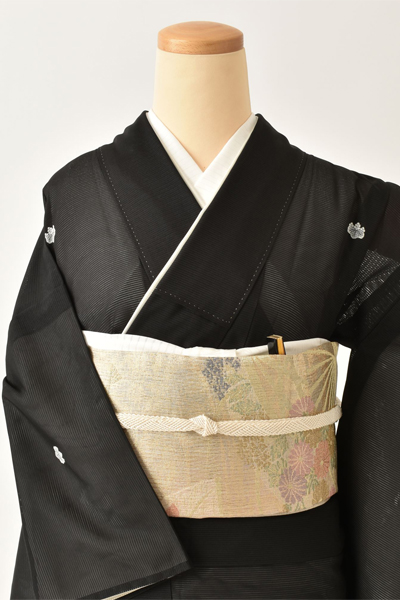 夏物_絽黒留袖〈御所車・五葉松〉