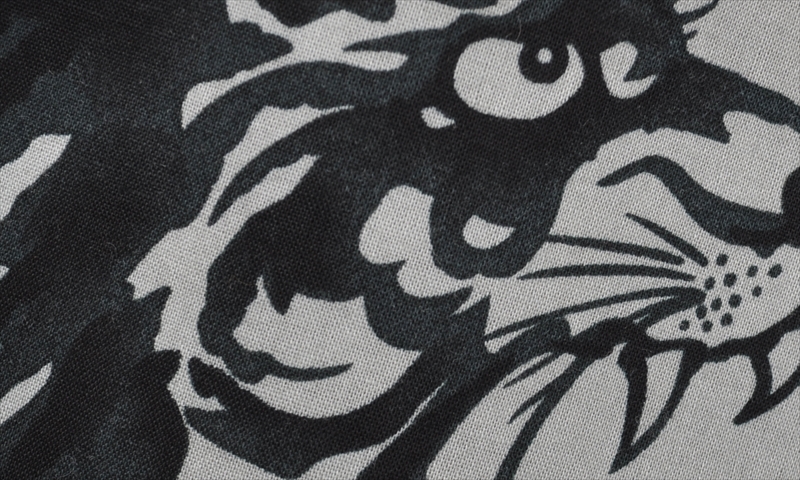 浴衣[166-174cm・緑がかった黒地]