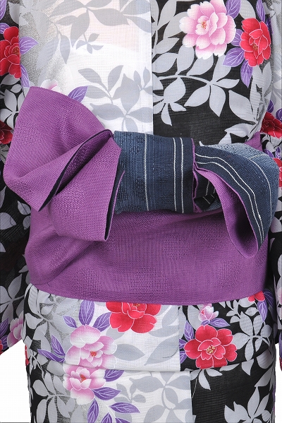 浴衣[白と黒ボカシ地・花々]