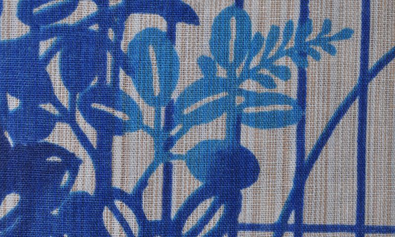 浴衣[白地・藍色で秋草花]