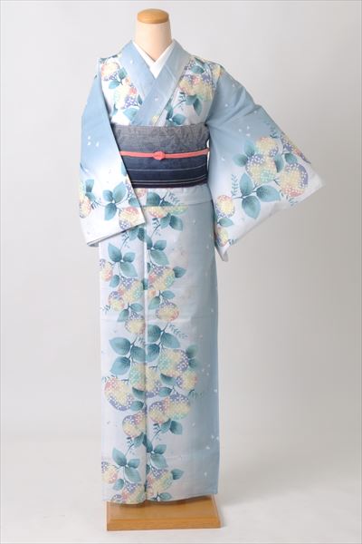 浴衣[淡いブルー地・アジサイ]