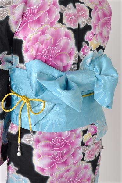 浴衣[黒地・大輪の牡丹]