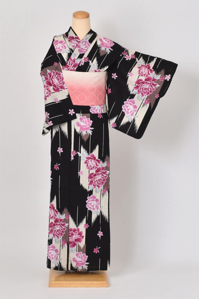 浴衣[牡丹と矢羽根]