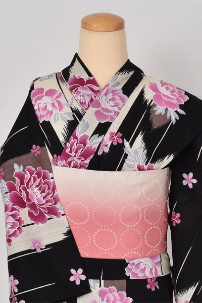 浴衣[牡丹と矢羽根]