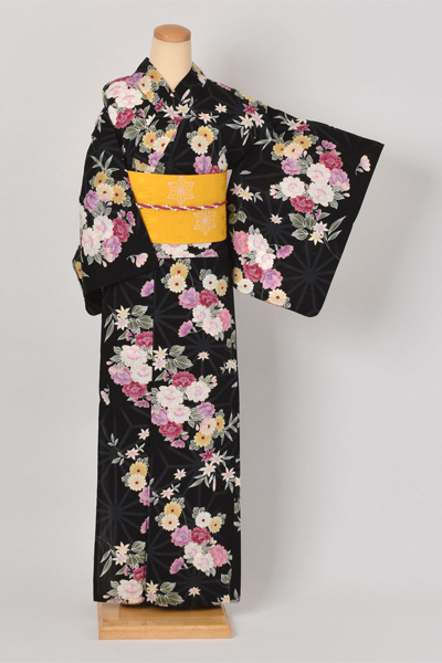 ゆかた[黒に花々]