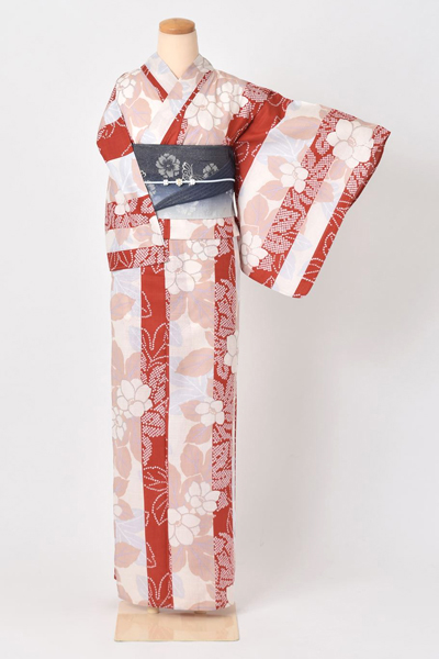 浴衣［赤基調に濃淡と花］