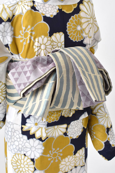 浴衣[大輪の花々]