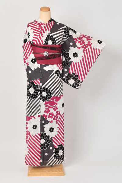 浴衣[ストライプに花]