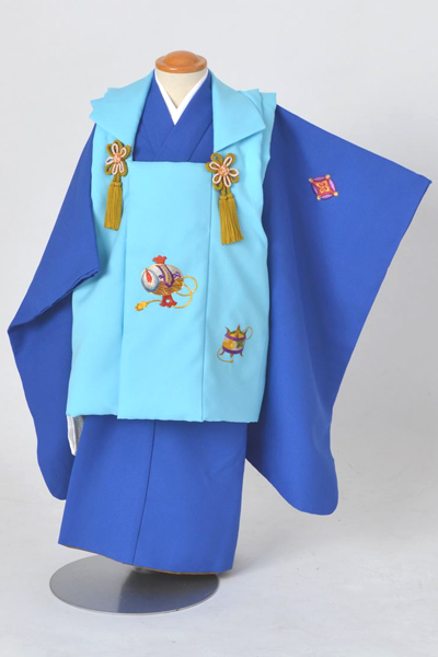 三才男児被布（青地の紋付に水色の被布）