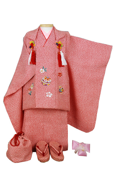 三歳被布セット 朱染め匹田、刺繍の花と手まり)