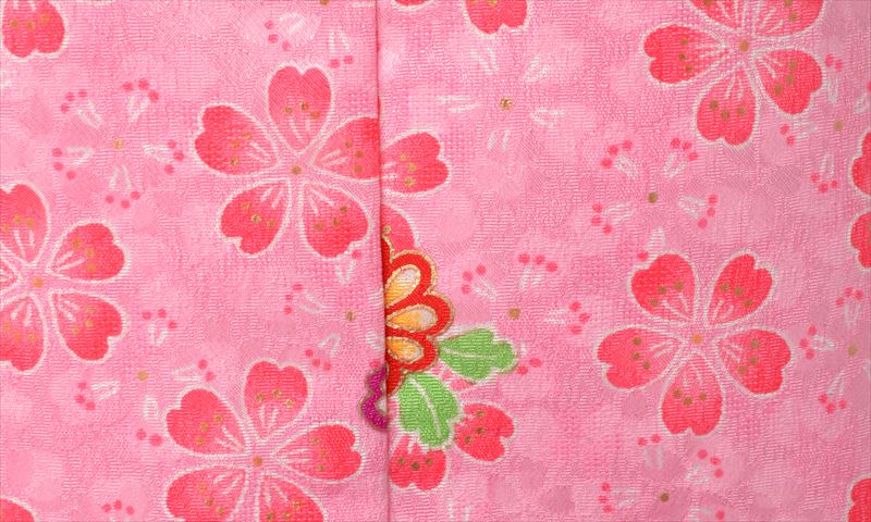 被布（白地、紫市松）着物（ピンク、桜、菊）