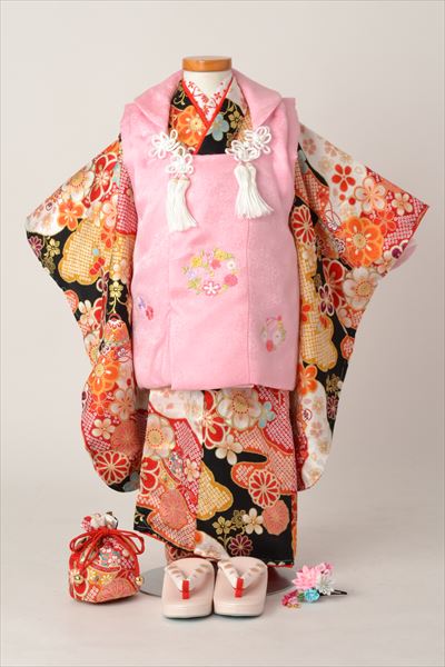 被布（ピンク・花の丸）着物（黒地・梅）