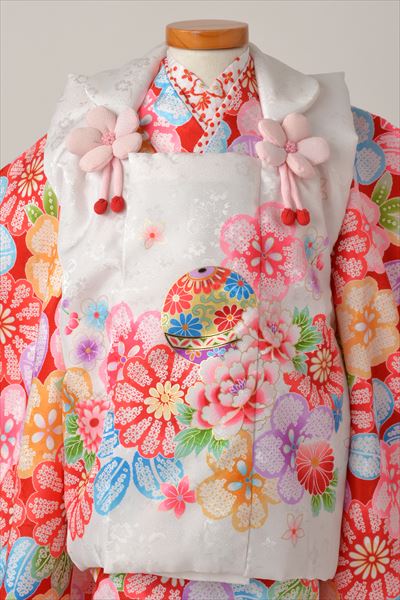 被布（白地・染め絞り花）着物（赤地・染め絞り花）