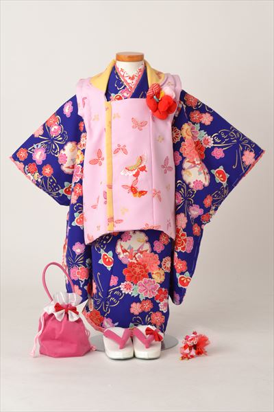 被布（ピンク地・蝶）着物（紺地・花と蝶）
