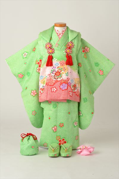 被布（若草、赤、ピンク・花車）着物（若草・梅）