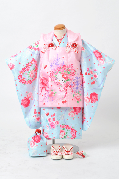被布(ピンク・ハローキティ)着物(水色)