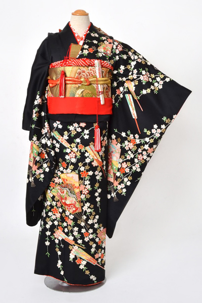 七歳祝着［しだれ桜に扇面］