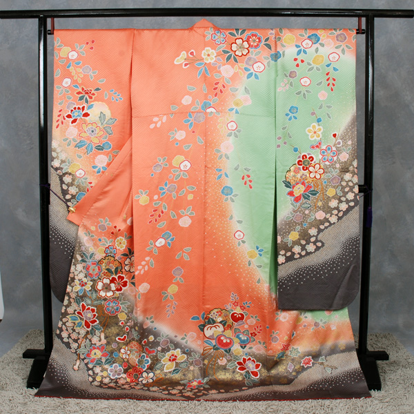 トールサイズ振袖(花・雪輪)