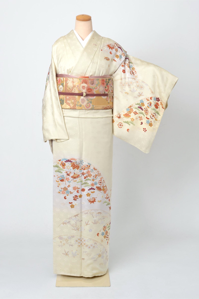 訪問着[クリーム地・宝尽くし]