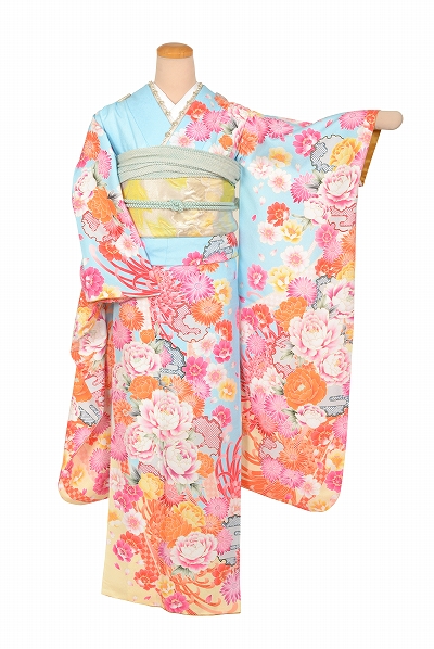 振袖(水色地・雪輪・牡丹)