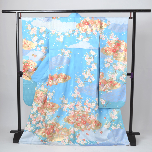 振袖[水色地に桜、牛車模様]