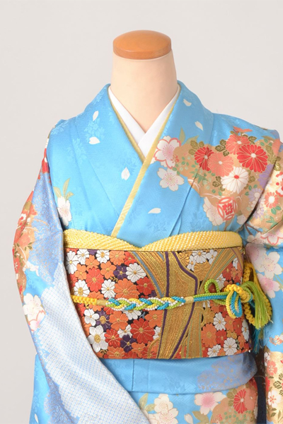 振袖[水色地に桜、牛車模様]