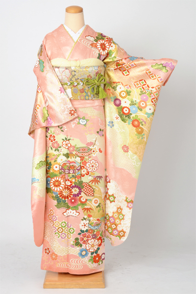 振袖[乙女椿色と若菜色地の菊と貝桶模様]