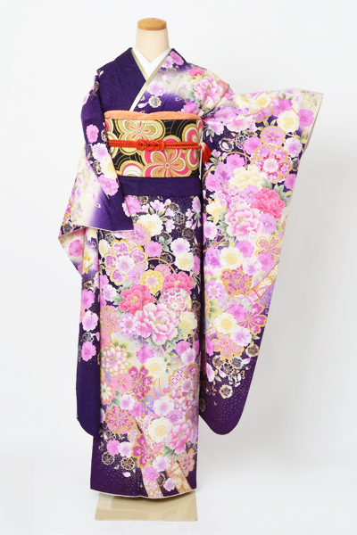 振袖[牡丹・さくら、毬]