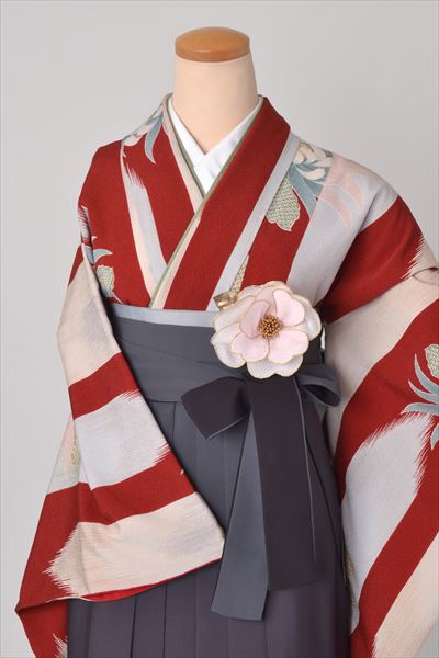 卒業袴［赤い矢絣に花模様］