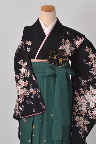 卒業袴［黒地の桜模様］