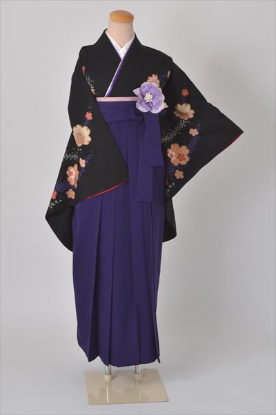 卒業袴［黒地に桜紋様］
