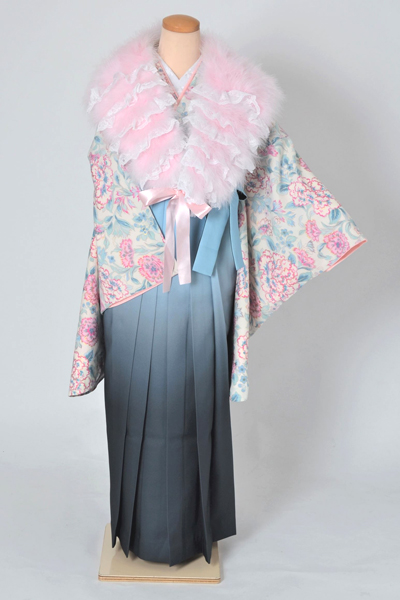 卒業袴［JILL STUART・白地のカーネーション＆牡丹唐草模様］