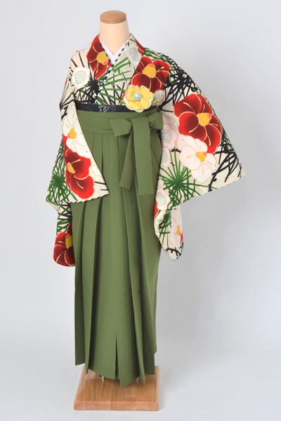 卒業袴［中村里砂・鳥の子色地の椿模様］