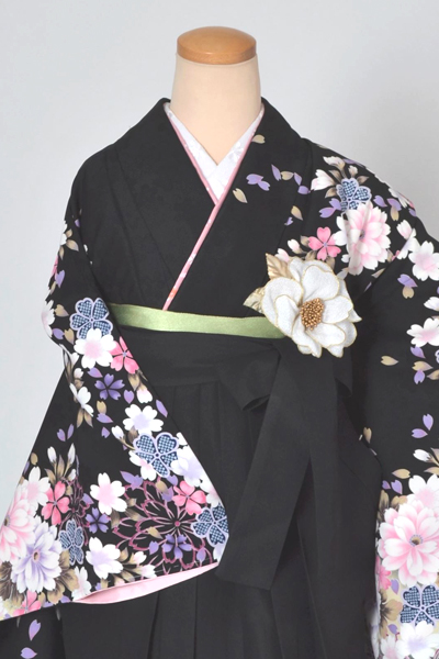 卒業袴［黒地の花模様］