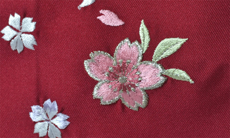 卒業袴［白地の菊に薬玉模様］