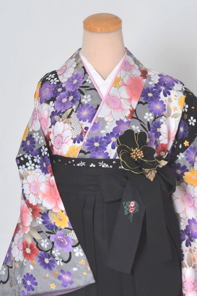 卒業袴［グレー地の花と蝶模様］