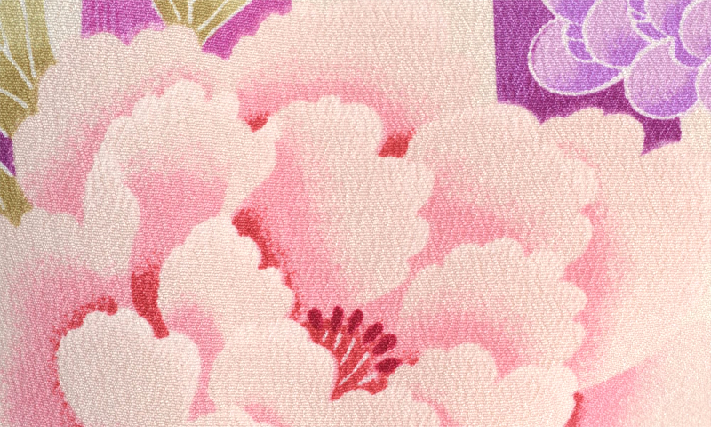 卒業袴［鳥の子色地の牡丹模様］