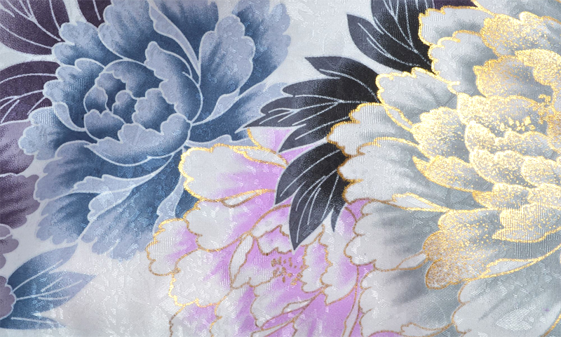 卒業袴［白地の牡丹模様］