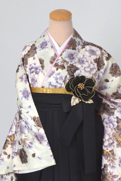 卒業袴［クリーム色地の八重桜模様］