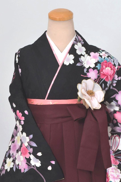 卒業袴［黒地の薬玉模様］