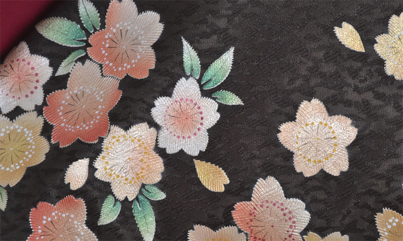 卒業袴［焦げ茶色地の桜花模様］