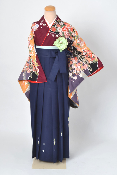 卒業袴［海老茶色地の雲どりに花車模様］