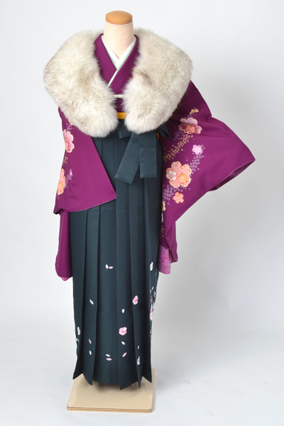 卒業袴［紫地の桜づくし模様］