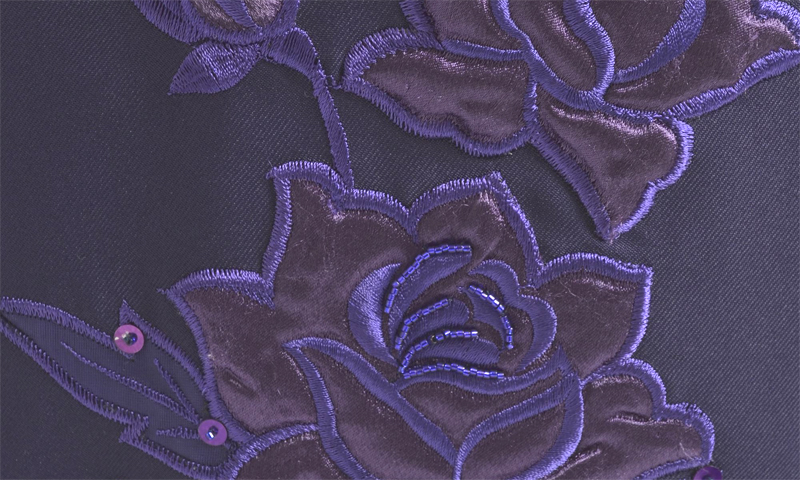 卒業袴［小豆色地の桜花模様］