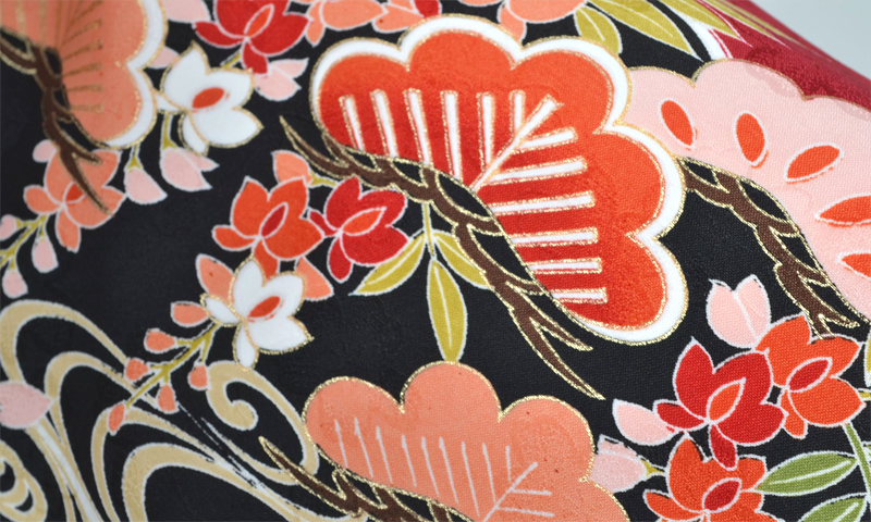 卒業袴［赤地の花車模様］