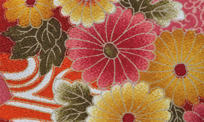 卒業袴［赤地の地紙模様］